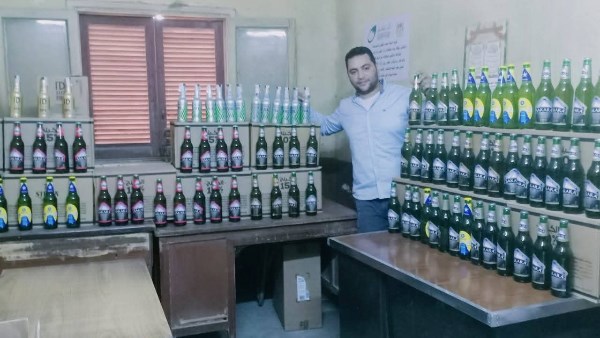 ضبط  378 زجاجة مشروبات كحولية داخل مخزن غير مرخص بأسيوط 