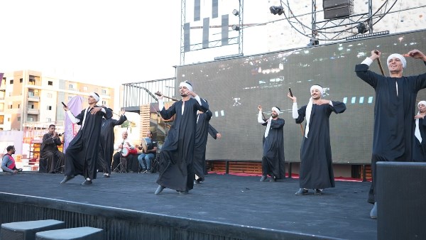   وزير الثقافة يقرر مكافأة 50 من فرق الفنون الشعبية بأسيوط تقديرًا لابدعاتهم