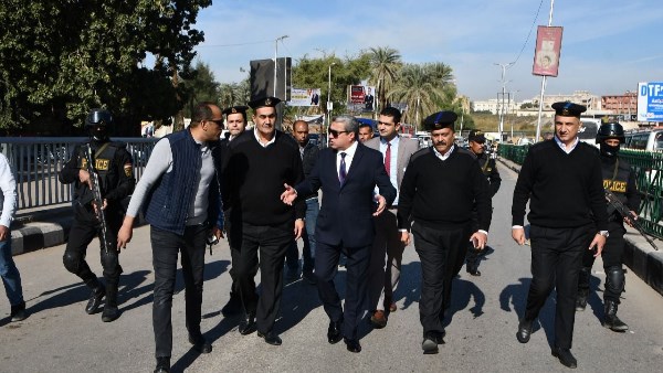 مدير أمن أسيوط يقود حملة مكبرة لإزالة الإشغالات والتعديات بشوارع المدينة