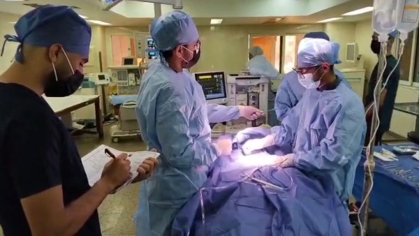 مستشفى سوهاج الجامعي