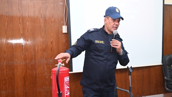 جانب من المحاضرة بجامعة سوهاج