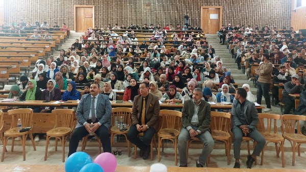 جانب من الندوة بسوهاج