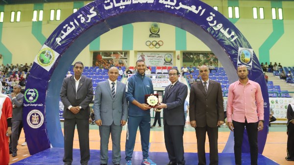 جامعة بنها تتوج بلقب البطولة العربية 20 لخماسيات كرة القدم بجامعة قنا جامعة بنها تتوج بلقب البطولة العربية 20 لخماسيات كرة القدم بجامعة قنا