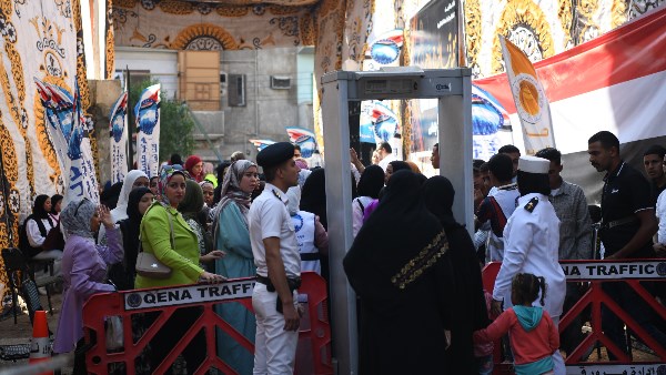 جولة محافظ قنا