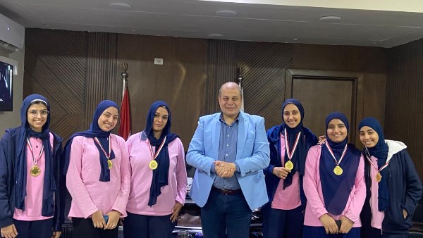 تكريم الطالبات الفائزات 