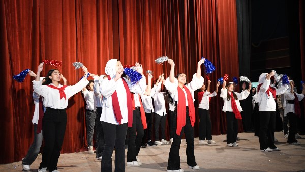 محافظ قنا يشهد احتفالية مديرية التربية والتعليم بأعياد الطفولة محافظ قنا يشهد احتفالية مديرية التربية والتعليم بأعياد الطفولة