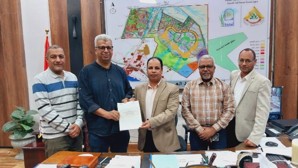 توقيع عقد نادى أطباء قنا 