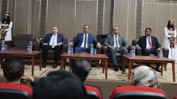 كلية الآداب بقنا 