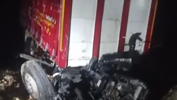 حادث تريلا الصحراوى