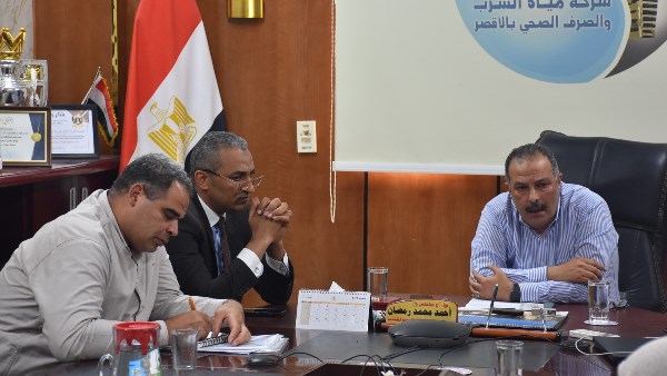 مياه الأقصر تعقد إجتماع متابعة مشروعات مبادرة  حياة كريمة