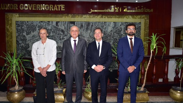 محافظ الأقصر يستقبل السفير الفرنسي لتعزيز التعاون المشترك