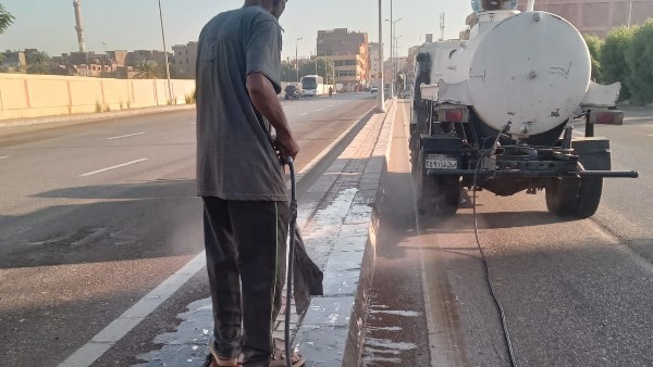 حملة نظافة مكبرة ترفع كفاءة شوارع حي جنوب بالأقصر وتحسن المظهر الحضاري للمدينة