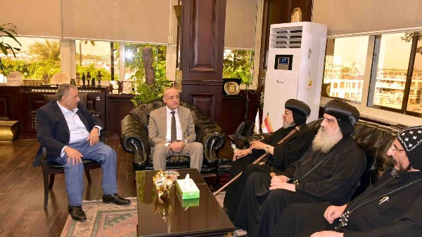 محافظ الأقصر يستقبل وفد دير مارجرجس بالرزيقات بمناسبة بدء الموسم السنوي