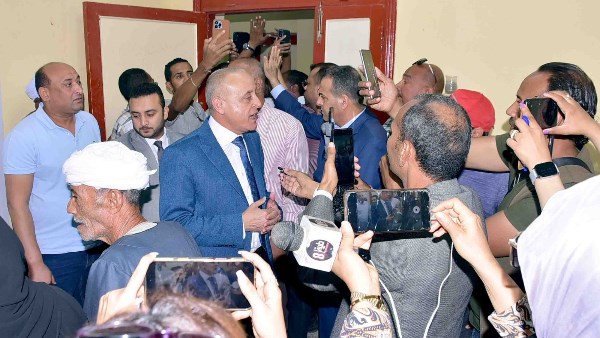 محافظ الأقصر يتفقد لجان انتخابات مجلس النواب وغرفة الشبكة الوطنية للاطمئنان محافظ الأقصر يتفقد لجان انتخابات مجلس النواب وغرفة الشبكة الوطنية للاطمئنان