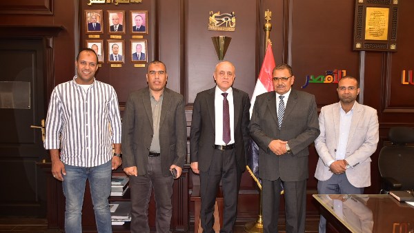 محافظ الأقصر يستقبل رئيس شركة مياه الشرب والصرف الصحي الجديد لبحث خطط تطوير المنظومة الخدمية محافظ الأقصر يستقبل رئيس شركة مياه الشرب والصرف الصحي الجديد لبحث خطط تطوير المنظومة الخدمية