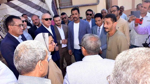 محافظ الأقصر : تحويل وحدة كيمان المطاعنة للرعاية الصحية وزيادة أمصال العقارب محافظ الأقصر : تحويل وحدة كيمان المطاعنة للرعاية الصحية وزيادة أمصال العقارب