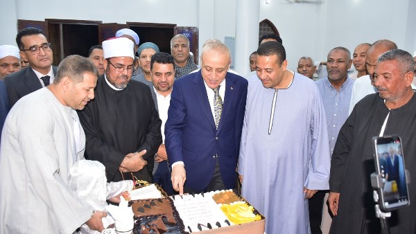 وسط استقبال شعبي حافل...محافظ الأقصر يعقد لقاءً جماهيريًا للاستماع لمطالب أهالي الطود