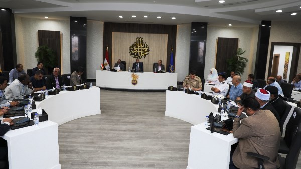 جولة محافظ أسوان