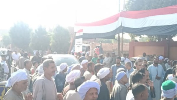 توافد الناخبين بأسوان 