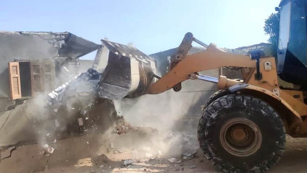 إزالة التعديات بأسوان