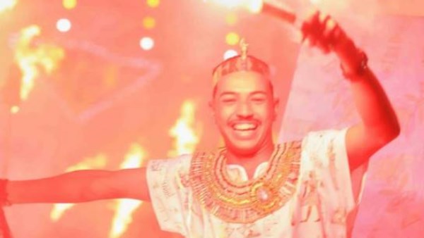 العريس الشاب