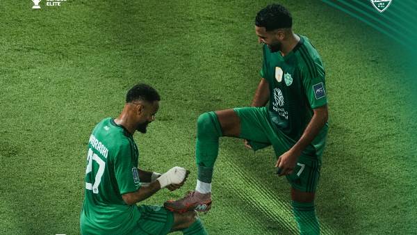 الأهلي السعودي يتقدم على السد القطري في الشوط الأول بـ دوري أبطال آسيا الأهلي السعودي يتقدم على السد القطري في الشوط الأول بـ دوري أبطال آسيا