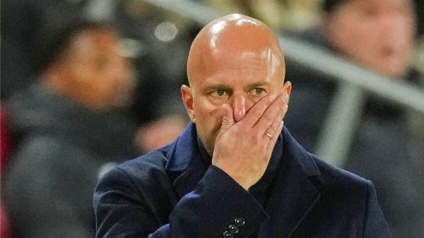 آرني سلوت مدرب ليفربول