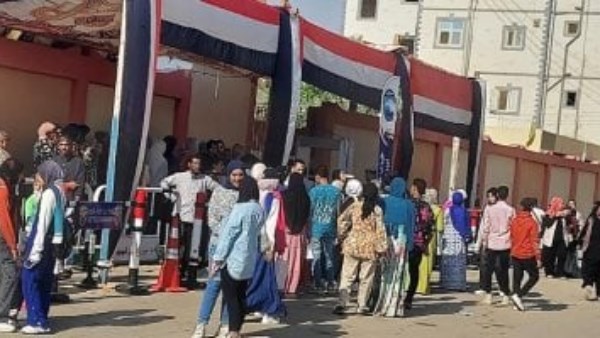 توافد الناخبين على لجان انتخابات مجلس النواب بالوادى الجديد توافد الناخبين على لجان انتخابات مجلس النواب بالوادى الجديد