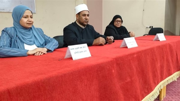 جانب من الندوه