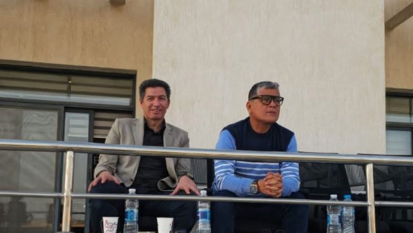 أوسكار يتابع طاقم حكام مباراة مسار وأسوان من المدرجات