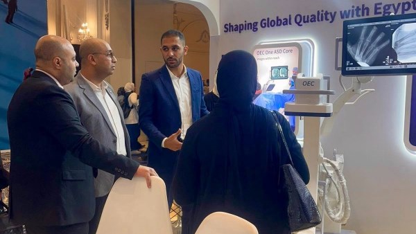 وكيل صحة الإسكندرية يتفقد المعرض