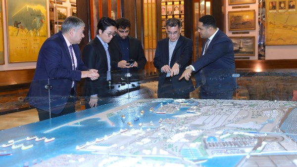 وفد سنغافوري بميناء الإسكندرية