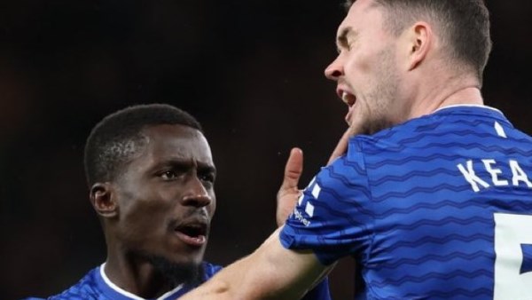 واقعة إدريسا جاي مع مايكل كين