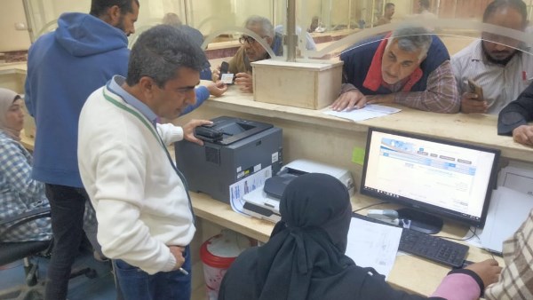 ريس  مدينة مطروح   خلال الجولة بالمركز التكنولوجي 