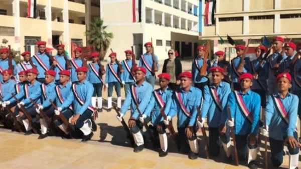 طلاب الثانوية العسكرية خلال العرض 