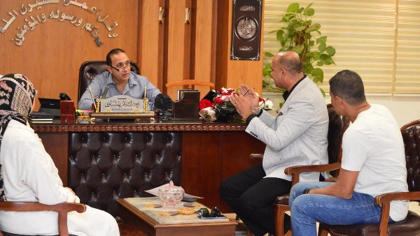 خلال اجتماعه بمدير الادارة التعليمية رئيس مدينة بورفؤاد يؤكد على الاهتمام بالارتقاء بالمنظومة التعليمية