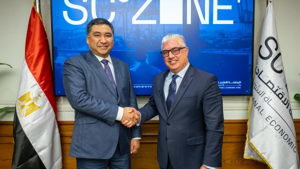 رئيس اقتصادية قناة السويس يستقبل النائب الأول لرئيس مجلس الوزراء القرغيزي لبحث فرص التعاون المشترك