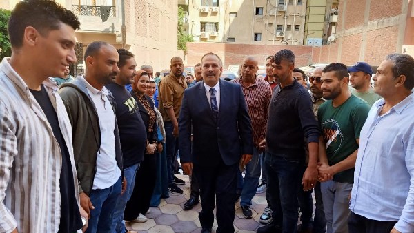 رئيس مياه القناة الجديد : التواصل المباشر مع جميع العاملين والاستماع لملاحظاتهم رئيس مياه القناة الجديد : التواصل المباشر مع جميع العاملين والاستماع لملاحظاتهم