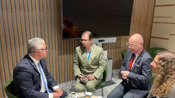 رئيس اقتصادية قناة السويس يلتقي مسؤولي شركات Voltalia و Groupe HOLDER وشركة AGL