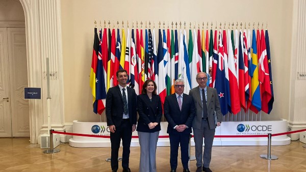 رئيس اقتصادية قناة السويس يستعرض الفرص الاستثمارية أمام منظمة التعاون الاقتصادي والتنمية