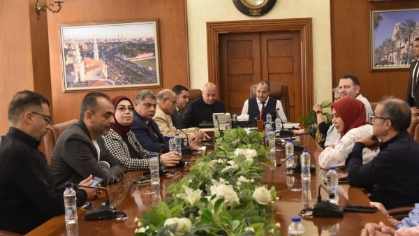 حبشي يبحث آليات تطوير ورفع كفاءة فنار بورسعيد