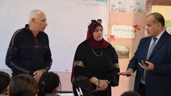 فى جولة وكيل تعليم بورسعيد يتفقد مدرسة صفية زغلول الإعدادية بنات