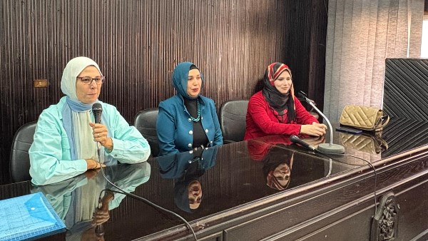 جانب من الندوة 