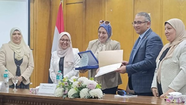 تكريم المتميزين بقطاع التأمين الصحي بالغربية 