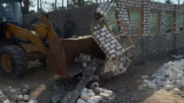 حملات لرفع التعديات على الأراضي الزراعية وأملاك الدولة والإشغالات بالشرقية حملات لرفع التعديات على الأراضي الزراعية وأملاك الدولة والإشغالات بالشرقية