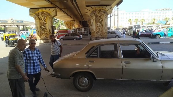 فحص عوادم السيارات