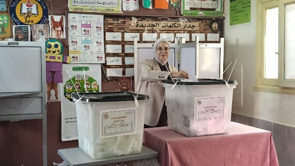 الدكتورة عايدة عطية 