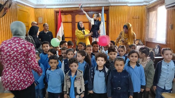 طلاب المدرسة