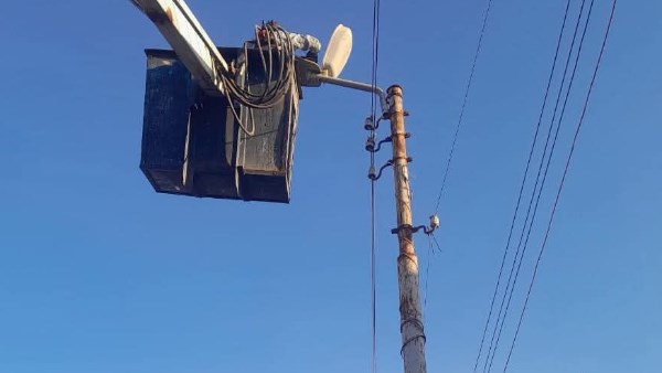 15 كشافًا جديدًا.. صيانة دورية لشبكة الإنارة العامة بـ غرب كفر الشيخ 15 كشافًا جديدًا.. صيانة دورية لشبكة الإنارة العامة بـ غرب كفر الشيخ