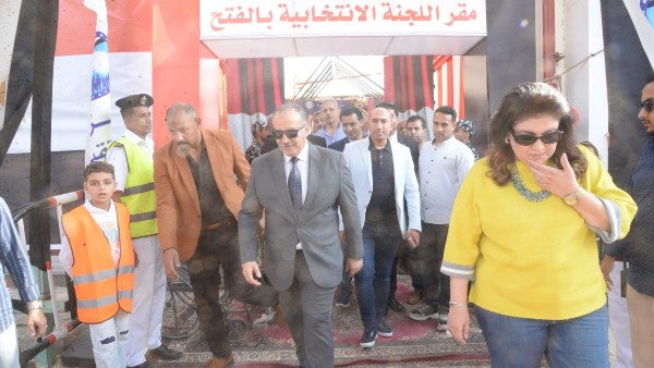 محافظ اسيوط يتفقد اللجان الانتخابية 